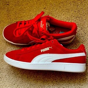 Women’s Puma size 6